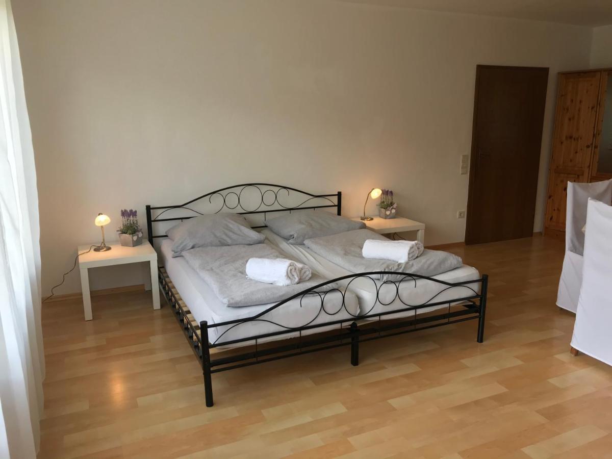 מילטנברג Gaestehaus Steinmann Apartment 2 Zimmer מראה חיצוני תמונה